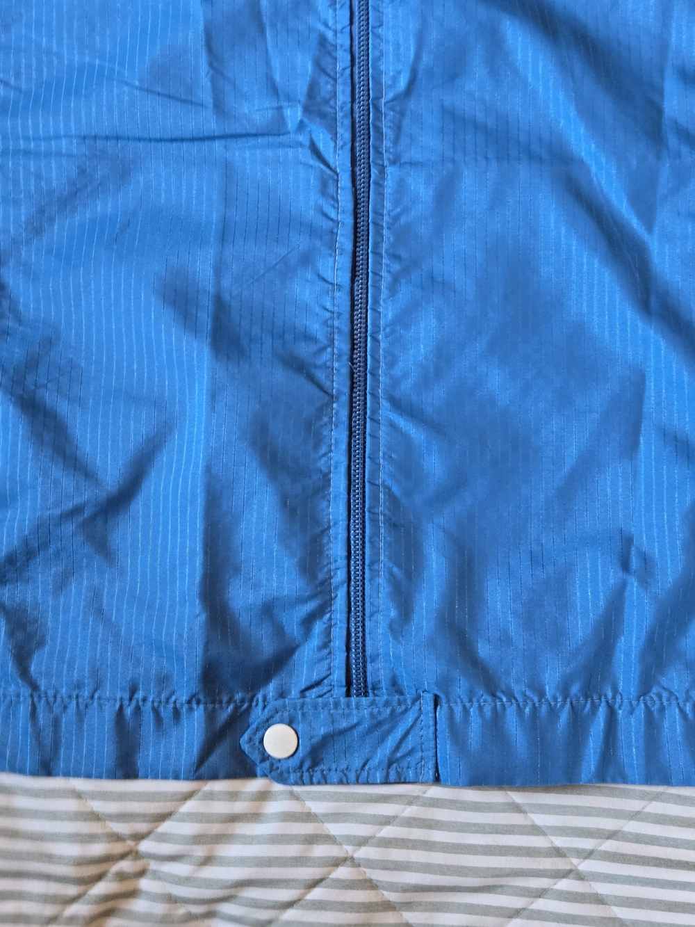 Light Blue 90s Style Sport Windbreaker Jacket - Picture 4 of 5
